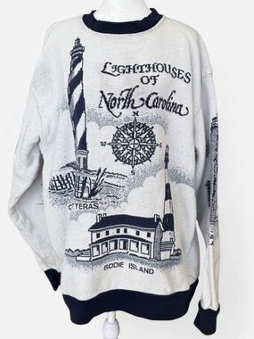 North Carolina Lighthouse Graphic Crewneck Sweater - White & Navy fits oversized